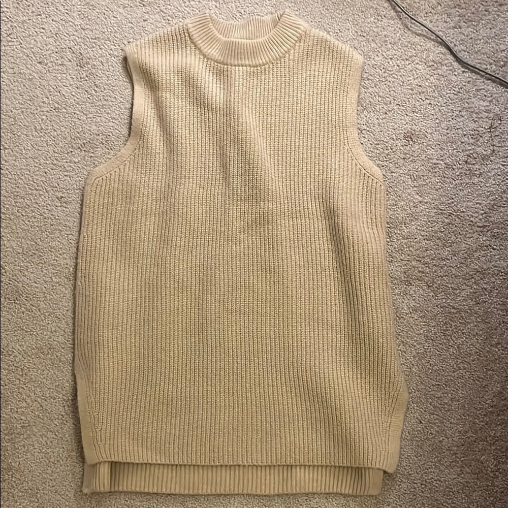 H&M Beige Sleeveless Sweater